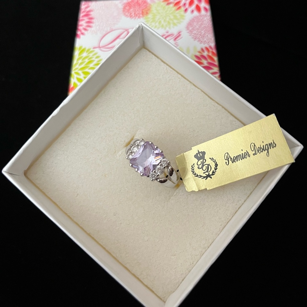 Premier Designs “Orchid” ring, size 8